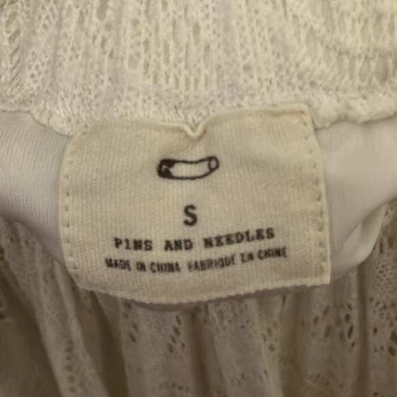 Urban Outfitters: Pins and Needles~ Cream, Knit, elastic Mini skirt- size Small - Picture 2 of 9